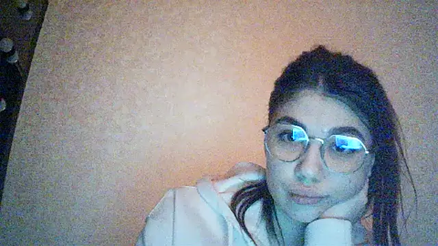 Snapshot of Tenovira chatting on March 2026 12:43:02 AM Tenovira online show from March 2026 12:43:02 AM