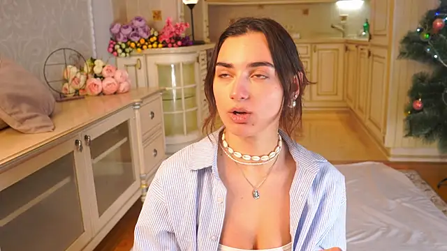 MinnaShummon online show from January 2026 10:10:01 AM