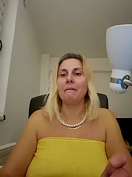 Amelia9798 online show from February 2026 06:52:01 PM