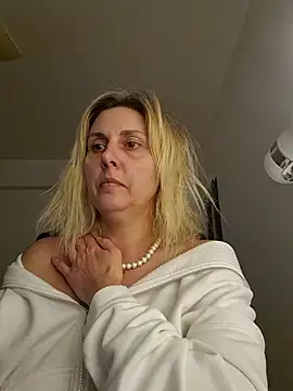 Amelia9798 online show from March 2026 05:18:02 PM