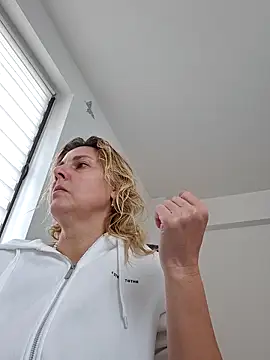 Amelia9798 online show from February 2026 06:47:02 AM