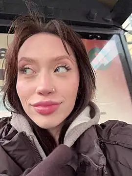 Snapshot of estalavista chatting on January 2026 12:12:01 PM estalavista online show from January 2026 12:12:01 PM