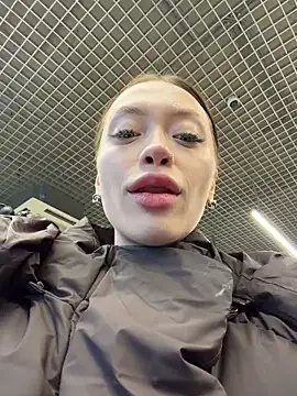 Snapshot of estalavista chatting on January 2026 10:52:02 AM estalavista online show from January 2026 10:52:02 AM