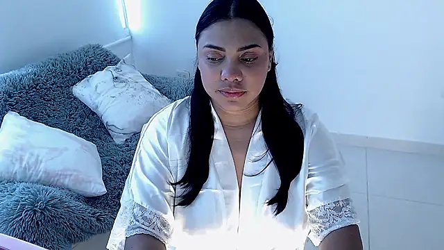 isabelateran online show from June 2026 07:52:02 PM