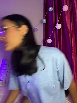 Iam Lyan  online show from February 2026 09:46:02 PM