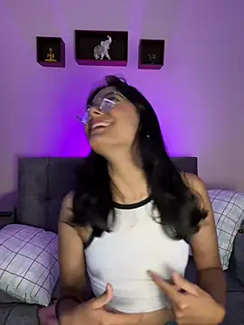 Iam Lyan  online show from March 2026 07:13:02 PM