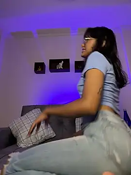 Iam Lyan  online show from March 2026 08:32:01 PM