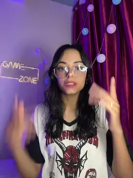 Iam Lyan  online show from February 2026 10:29:01 PM