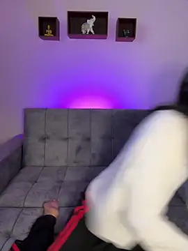 Iam Lyan  online show from March 2026 07:10:01 PM