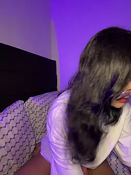 Iam Lyan  online show from March 2026 01:44:01 AM