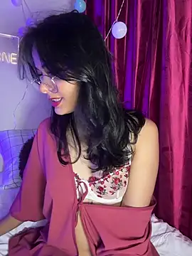 Iam Lyan  online show from February 2026 10:43:02 PM