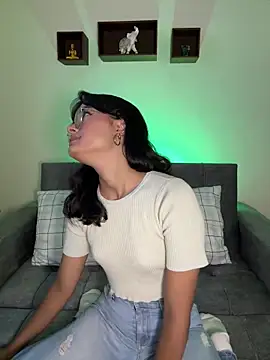 Iam Lyan  online show from April 2026 06:25:02 PM