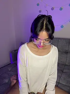 Iam Lyan  online show from March 2026 12:28:02 AM