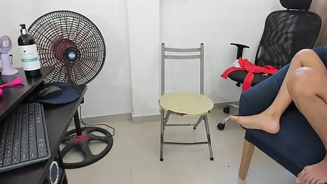 saskya13 online show from February 2026 04:18:01 PM