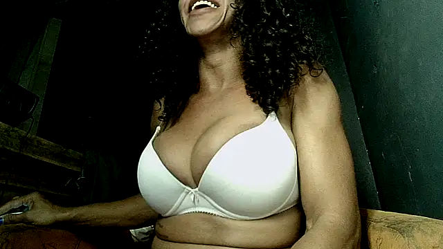 Snapshot of paolla23cm_brasil chatting on May 2026 03:25:02 AM paolla23cm brasil online show from May 2026 03:25:02 AM