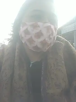 Snapshot of momo_loves chatting on January 2026 09:15:02 AM momo loves online show from January 2026 09:15:02 AM