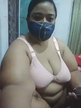 momo loves online show from April 2026 08:20:02 PM