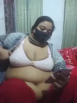 momo loves online show from February 2026 06:25:01 PM