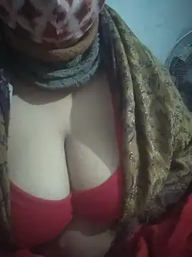 Snapshot of momo_loves chatting on January 2026 03:29:02 PM momo loves online show from January 2026 03:29:02 PM