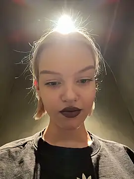 Snapshot of AshleyMur chatting on February 2026 06:40:02 AM AshleyMur online show from February 2026 06:40:02 AM