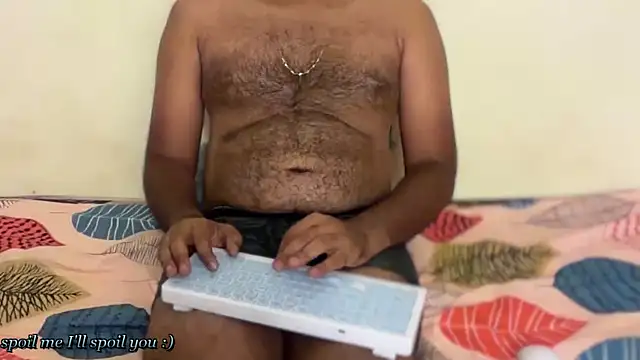 Snapshot of Ruthless_guyy chatting on May 2026 08:40:02 PM Ruthless guyy online show from May 2026 08:40:02 PM