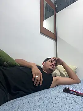 Steven24r30 online show from February 2026 03:33:01 PM