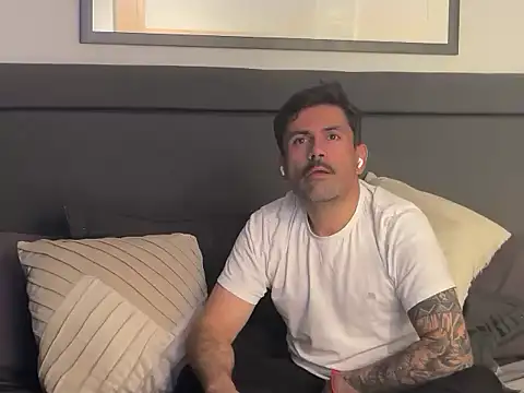 LukasMackenna online show from April 2026 04:48:01 AM