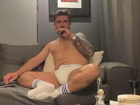 LukasMackenna online show from April 2026 11:11:01 PM