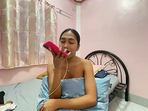 Mira Janee online show from January 2026 01:25:02 PM