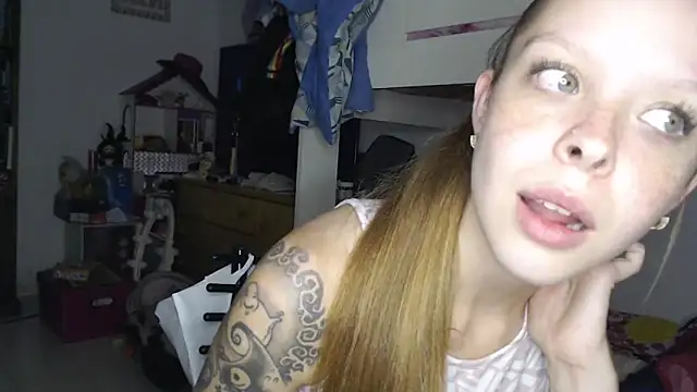 Snapshot of Piaaa3 chatting on February 2026 06:48:02 AM Piaaa3 online show from February 2026 06:48:02 AM