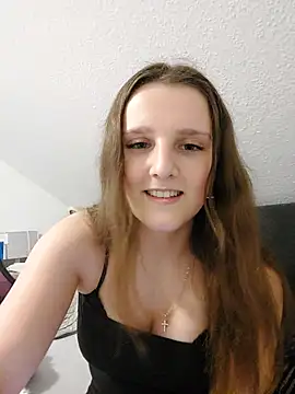 Snapshot of HotAlice69 chatting on January 2026 12:20:01 PM HotAlice69 online show from January 2026 12:20:01 PM