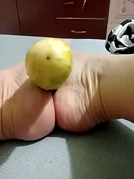 Snapshot of LINSA20 chatting on February 2026 02:39:01 PM LINSA20 online show from February 2026 02:39:01 PM