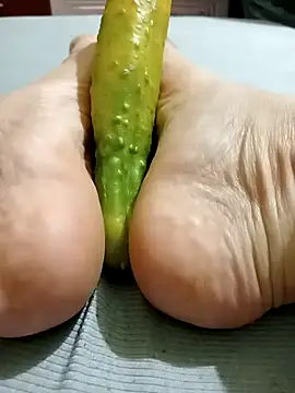 Snapshot of LINSA20 chatting on February 2026 02:40:01 PM LINSA20 online show from February 2026 02:40:01 PM