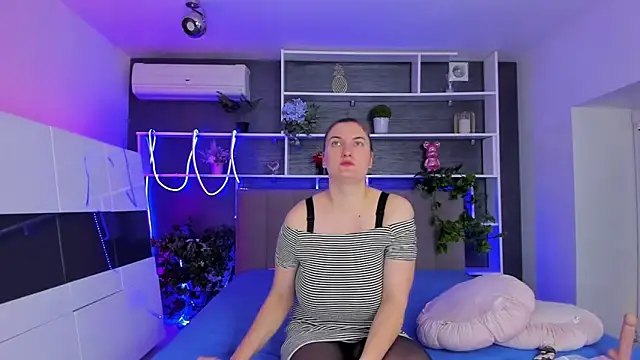 StephieRousee online show from April 2026 05:31:01 AM