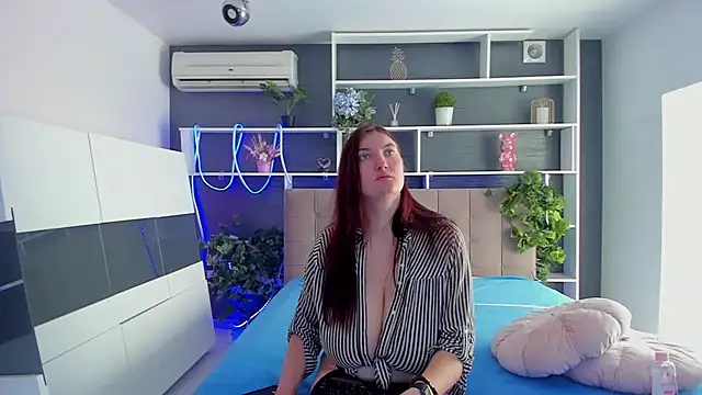 StephieRousee online show from March 2026 06:18:01 AM