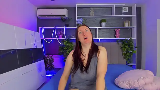 StephieRousee online show from May 2026 05:50:01 AM