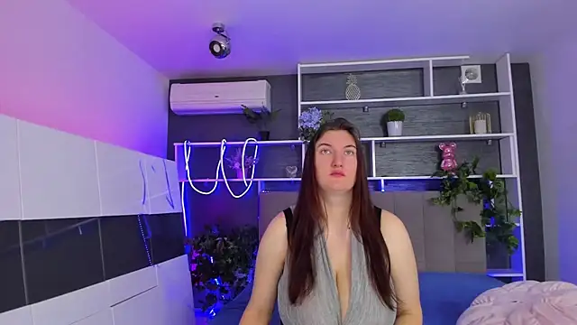 StephieRousee online show from April 2026 05:20:02 AM