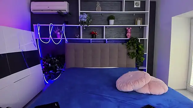 StephieRousee online show from February 2026 06:24:02 AM