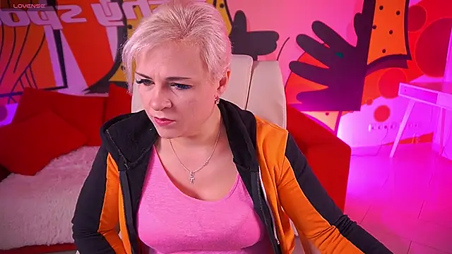 CrystalVibe online show from March 2026 05:42:01 AM