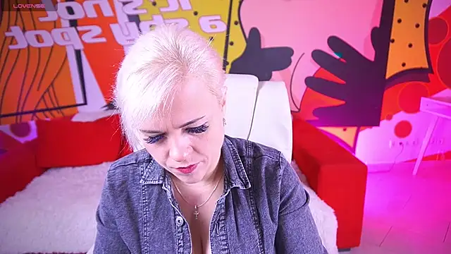 CrystalVibe online show from March 2026 06:24:02 AM