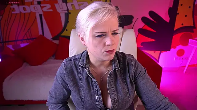 CrystalVibe online show from March 2026 05:42:02 AM