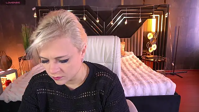 CrystalVibe online show from March 2026 06:17:01 AM