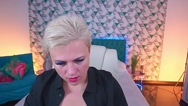 CrystalVibe online show from June 2026 06:36:02 AM