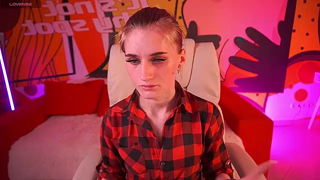 DiamondNina online show from March 2026 07:58:01 PM