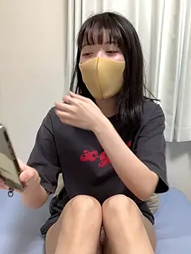 Snapshot of minami_room chatting on May 2026 07:32:01 AM minami room online show from May 2026 07:32:01 AM