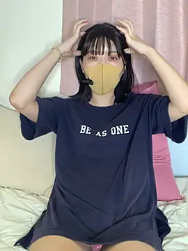 Snapshot of minami_room chatting on May 2026 06:21:02 AM minami room online show from May 2026 06:21:02 AM
