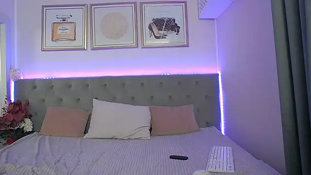 LunaXBabe online show from February 2026 12:58:02 PM