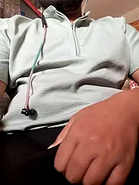 RaiStarrrr0-9 online show from January 2026 06:42:02 AM