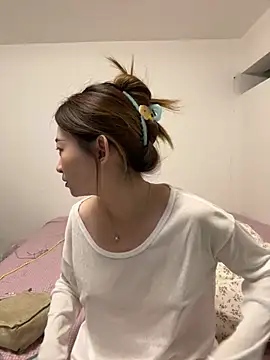 Snapshot of Xiaojuzi- chatting on June 2026 01:45:01 PM Xiaojuzi- online show from June 2026 01:45:01 PM