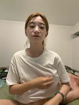 Snapshot of Xiaojuzi- chatting on July 2026 02:24:01 PM Xiaojuzi- online show from July 2026 02:24:01 PM